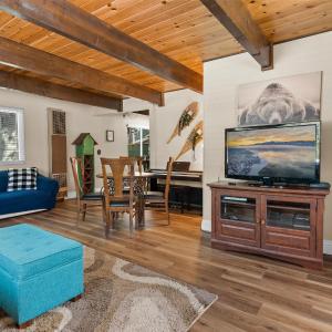 Alpine Oasis - The location is near restaurants and primarily Octoberfest