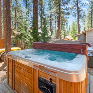Romantic Getaway - Cozy and beautifully wooded getaway cabin with Hot Tub and a Fenced Yard!