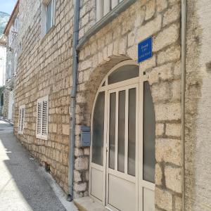 Apartments by the sea Makarska - 21425