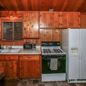 Moonlight Lodge - Close to Bear Mountain, Fireplace, Deck, Barbecue