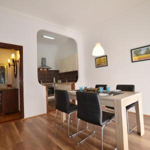Old Town Yulia Apartments