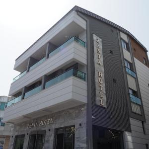 Zenia Hotel