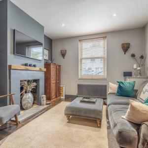 Stylish 2-Bed House With Office And Private Garden - By Tempstay