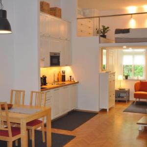Jane's Place, experience the atmosphere of a historic villa & free parking