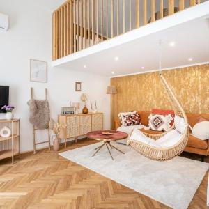 Solar System Apartment with gallery