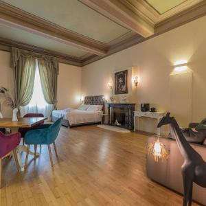 Aldrovandi Luxury Suites and Apartment