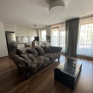 stresny apartman s terasou tomasikova