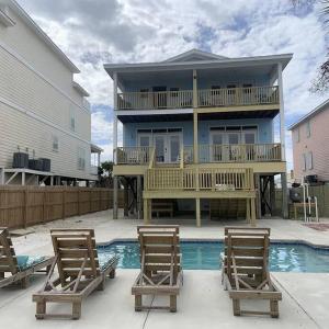 Sandy Fox- Walk to Beach, Private pool, Sleeps 26