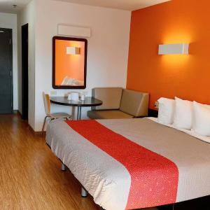 Motel 6-Regina, SK