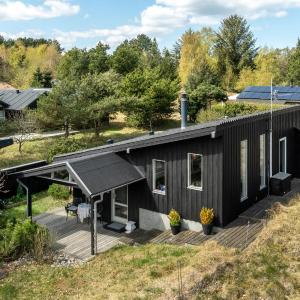 Awesome Home In Grenaa With Kitchen
