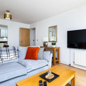 Lovely 2 BR apartment with balcony