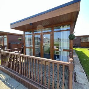 Cozzzy Seaside Retreat