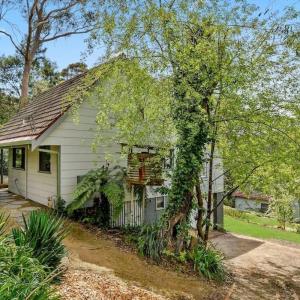Banksia Cottage, pretty cottage with garden