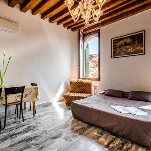 Venice Apartments