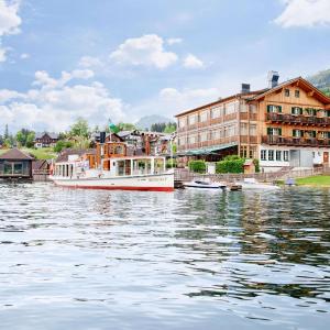 TAUROA Seehotel Grundlsee