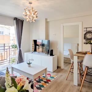 El Palo 7 by Pineapple Homes