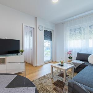 Flexible SelfCheckIns 51 - Zagreb - Garage - Loggia - New