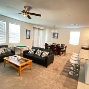 Spacious House, 5 bedrooms, Sleeps 12, Near Las Vegas Strip and Airport