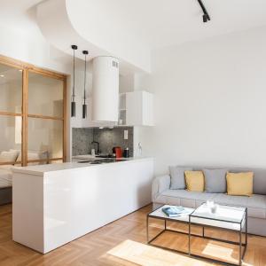 Discover Athens center by foot, from bright 1BDR!