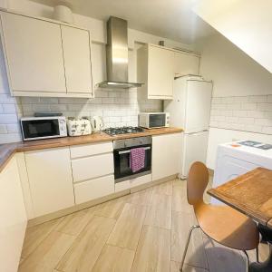 Flat 4, Kingsbury house