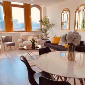 Spacious 2 Bedroom City pad in Old Street London