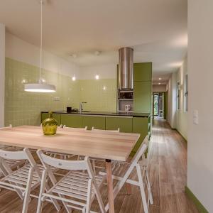 Travel and Live Apartments