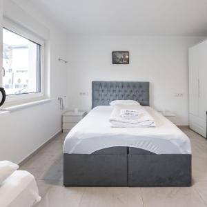 Rooms by StayStay I 24 Hours Check-In