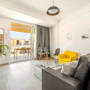 SKY VIEW Penthouse Acropolis view, Pagrati