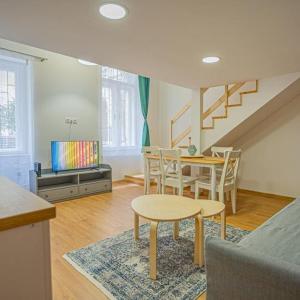Boutique apartment in Akacfa street