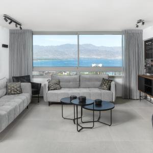 Sea Side-Presidential Suite& Privet Jacuzzi Eilat