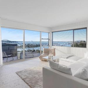 Tranquil Top-Floor Apartment Breathtaking Views