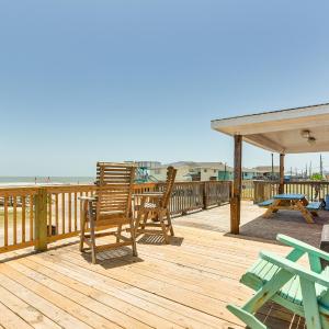 Oceanfront Deck Surfside Beach Vacation Rental!