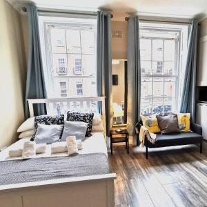 Cosy Central Studio off OConnell FAST WIFI