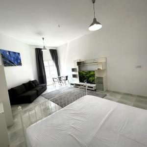 Nice Rooms for Rent in Compound Housing near Burj Alarab Dubai Villa 125