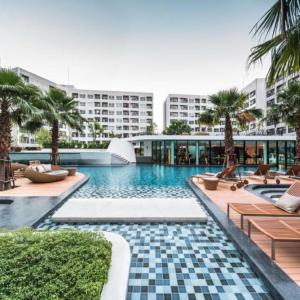 Elio Del Ray condo feel resort