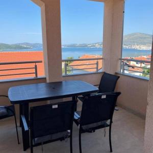 Apartment in Okrug Gornji with sea view, balcony, air conditioning, WiFi 5059-5