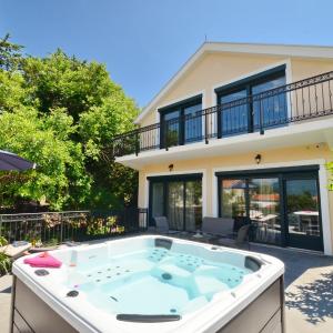Kjara Lux Apartment