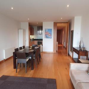 Central Prime King Size Apartment