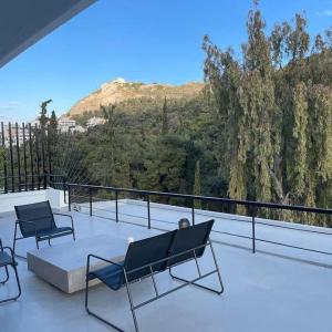 The World is Beautiful - Cozy Rooftop in Kolonaki!