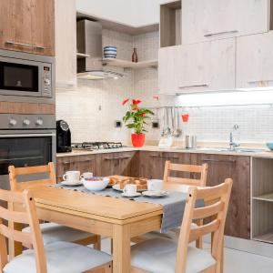 GuestHost - Stazione & Policlinico Apartment