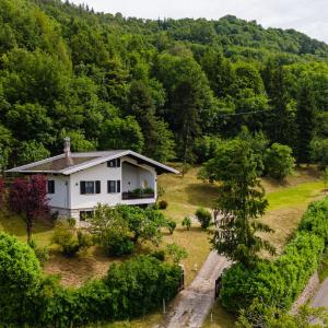 Villa tra montagna e laghi 14 posti