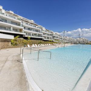 ViVi Homes - Lima Pool, Sunny Terrace & Beach