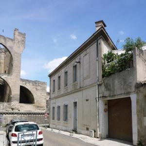 Appartement Avignon centre intra muros Cour extérieure Parking privé gratuit