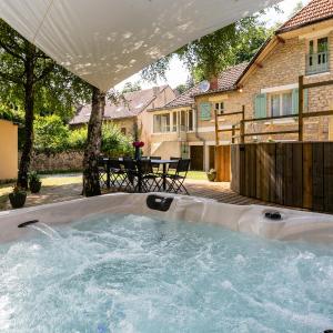 Wonderful house in Sarlat center with pool & jaccuzi