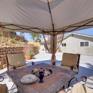 Sunny Vista Vacation Rental Home 12 Mi to Beach!