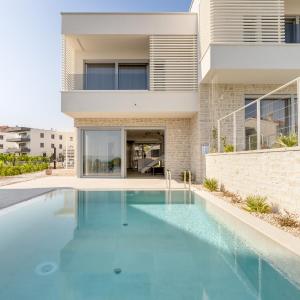 Luxury semidetached villa Smokva 1 - near the center and sea - by TRAVELER tourist agency Krk