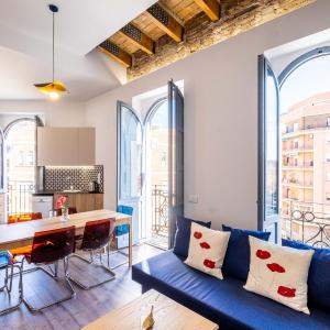 BrightHouse with Warm and Friendly Vibes