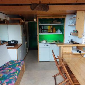 Duplex pour 5 personnes proche des pistes et commerces, balcon, TV, non-fumeur - FR-1-411-197