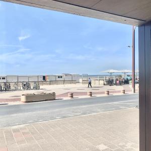 BEACH apartment with direct access to the beach Knokke- Heist