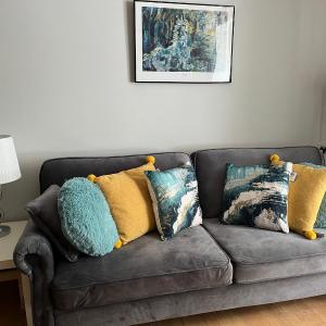 1 bedroom garden flat zone 2